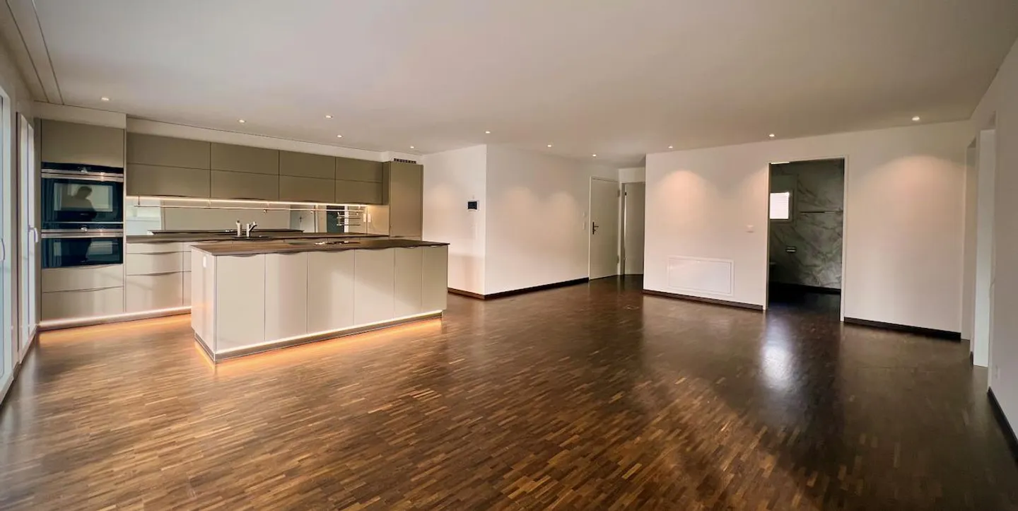 Appartamento attico confortevole con balcone e stanza hobby - Foto 4 di 30