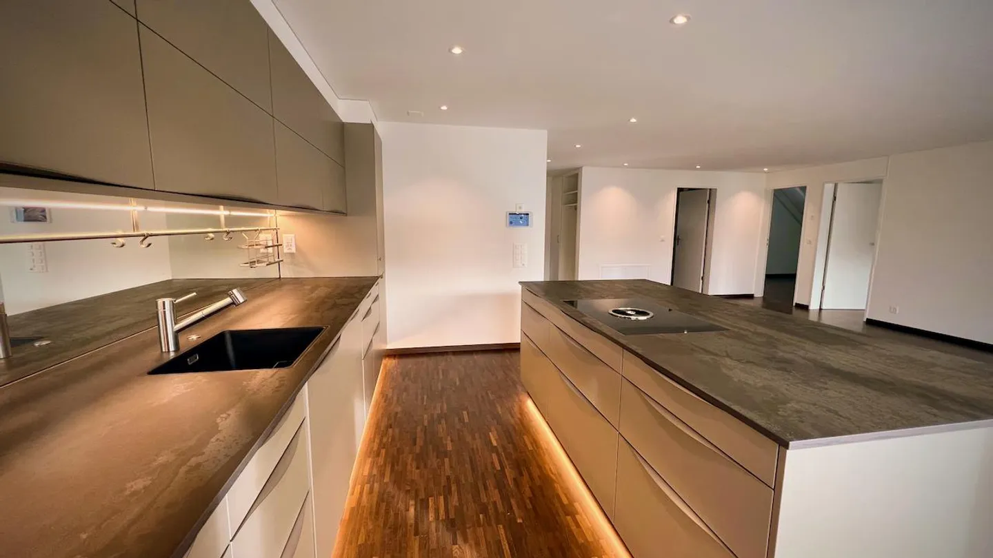 Appartamento attico confortevole con balcone e stanza hobby - Foto 8 di 30