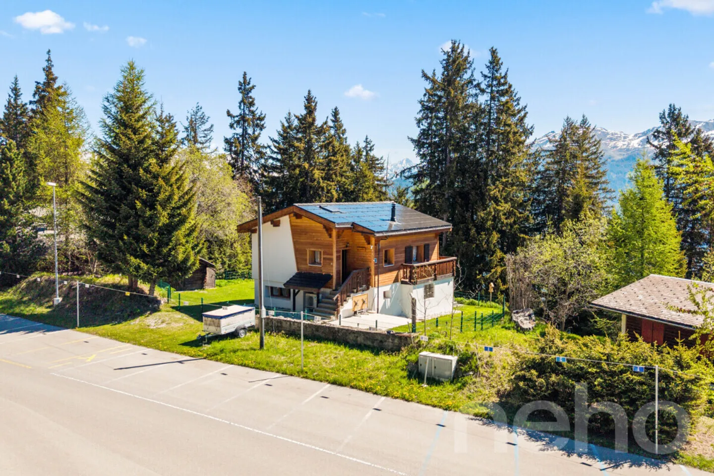 Helles Chalet mit Wellnessbereich und direktem Zugang zu den Pisten - Foto 3 von 12
