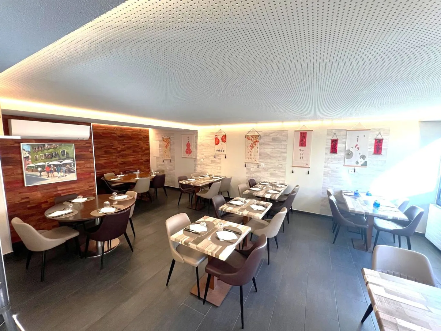 Lots PPE dans un immeuble mixte idéalement situé à la Place Centrale de St-Léonard - Photo 5 of 16