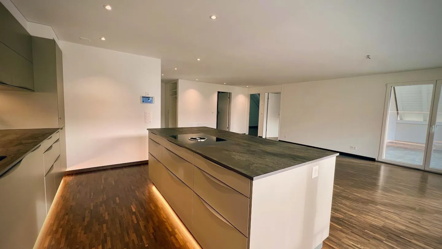 Appartamento attico confortevole con balcone e stanza hobby - Foto 9 di 30