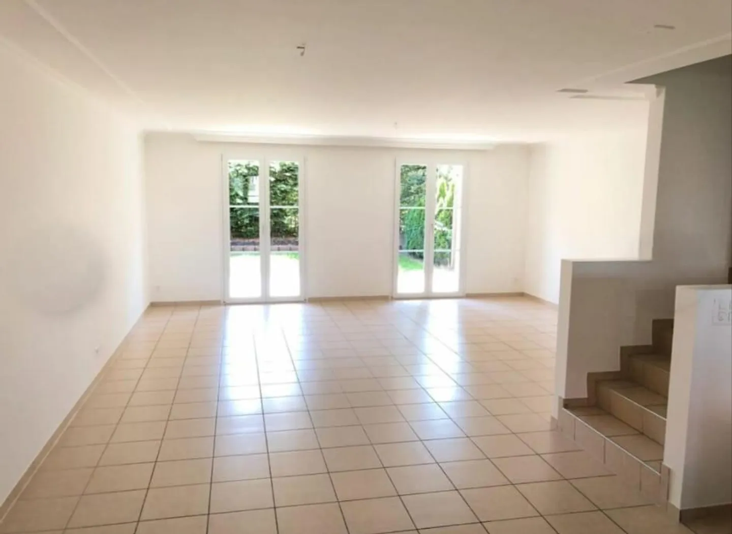 Spacious 6.5 Room Terraced House - Photo 1 of 11