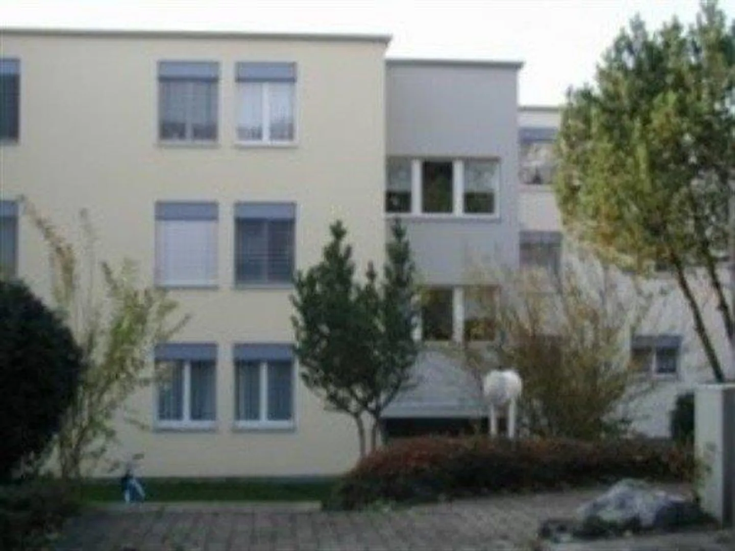 Appartement 4.5 EG Rénové / Propre Machine à Laver/Sèche-linge - Photo 6 sur 8