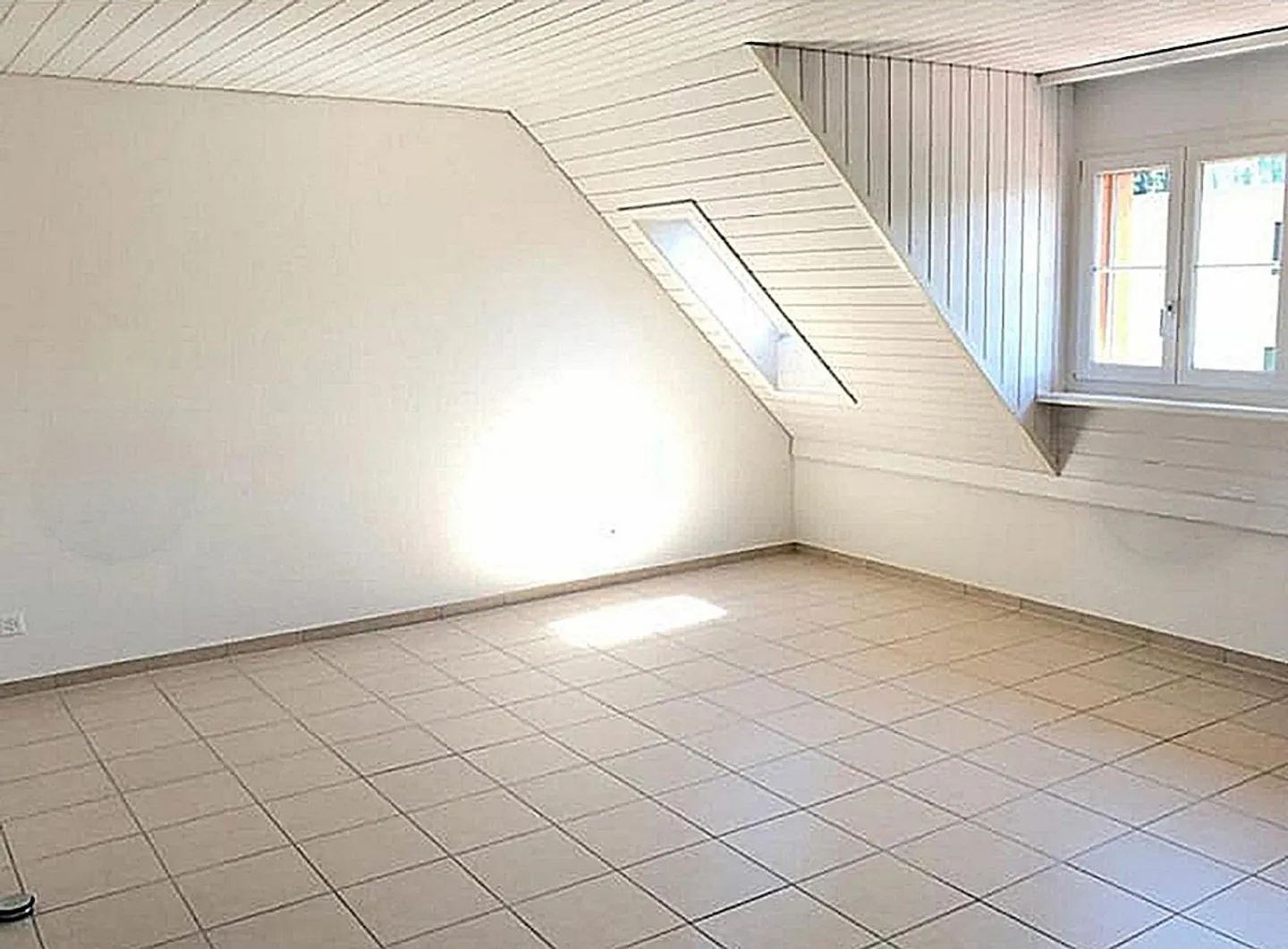 Spacious 6.5 Room Terraced House - Photo 5 of 11