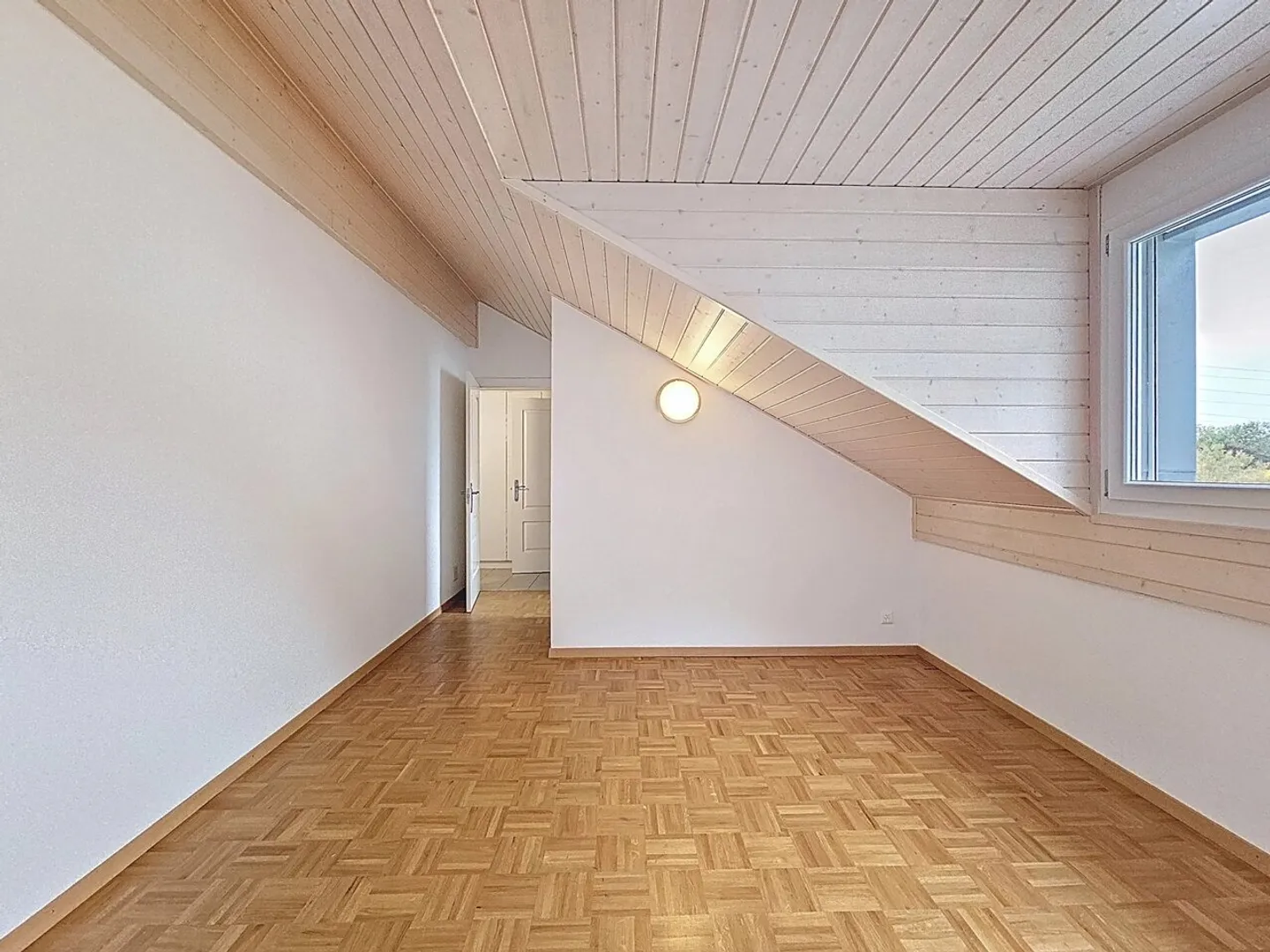 Appartement de 3,5 pièces dans les combles - Photo 8 sur 10