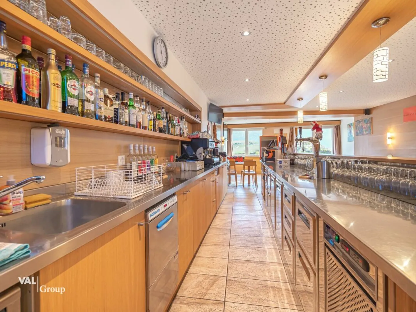Charmantes und gemütliches Café-Bar-Restaurant in Borzuat - Foto 2 von 9