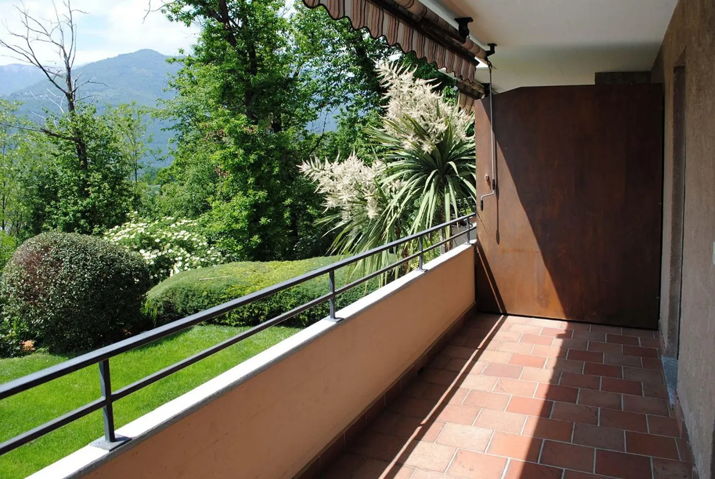 COMFORTABLE 2.5 WITH TERRACE IN RESIDENCE WITH POOL IN COMANO - Photo 3 of 13