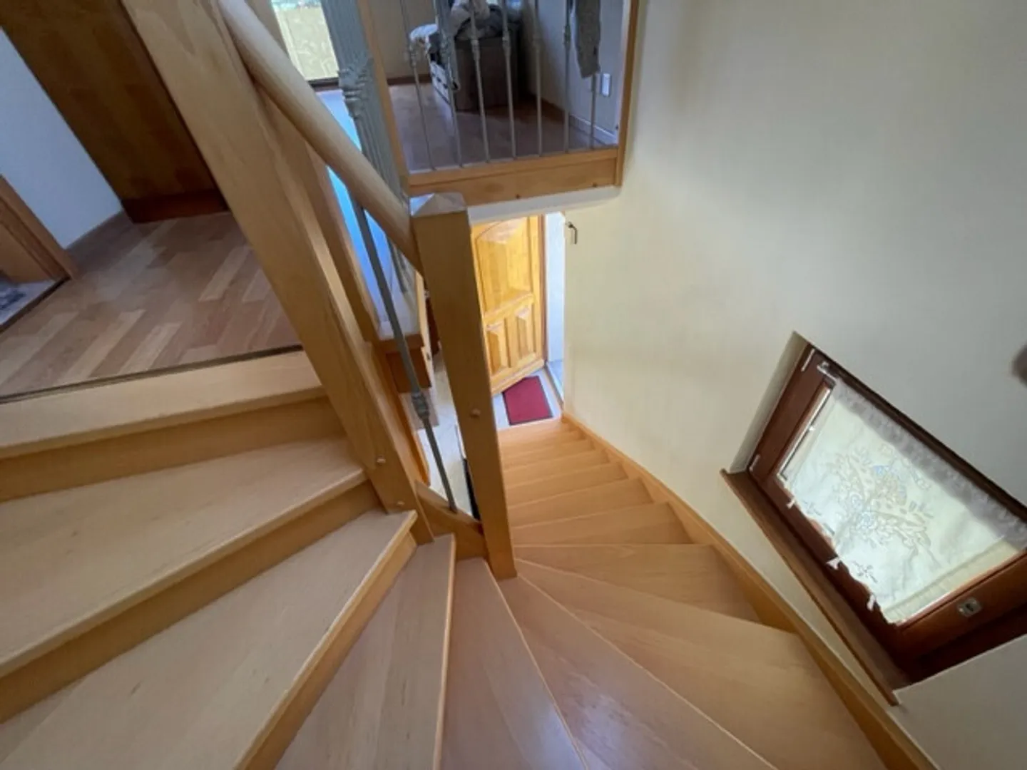 Beautiful furnished semi-detached house in the center of Gland - Photo 6 of 8