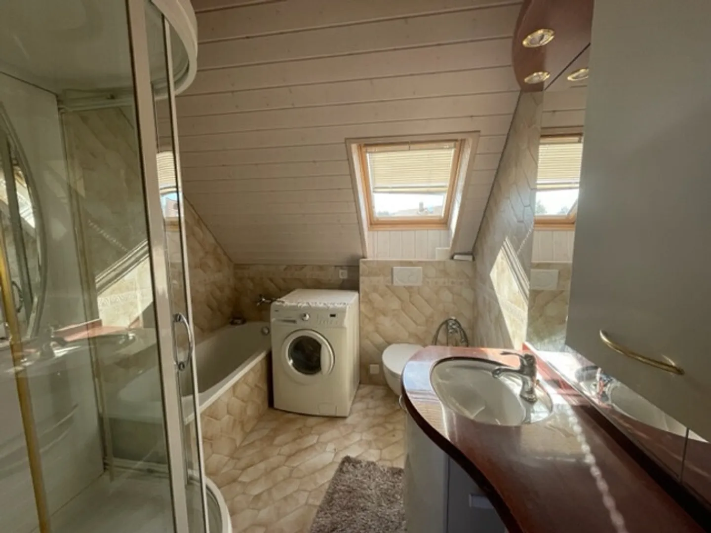 Beautiful furnished semi-detached house in the center of Gland - Photo 8 of 8