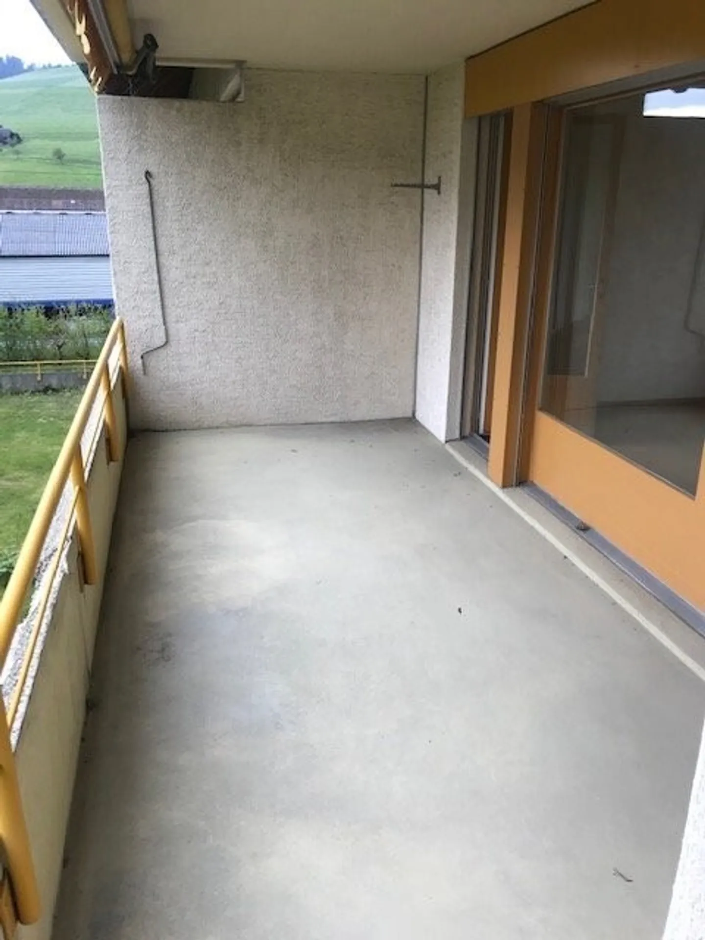 3.5-Room Apartment in the Green - Photo 9 of 11