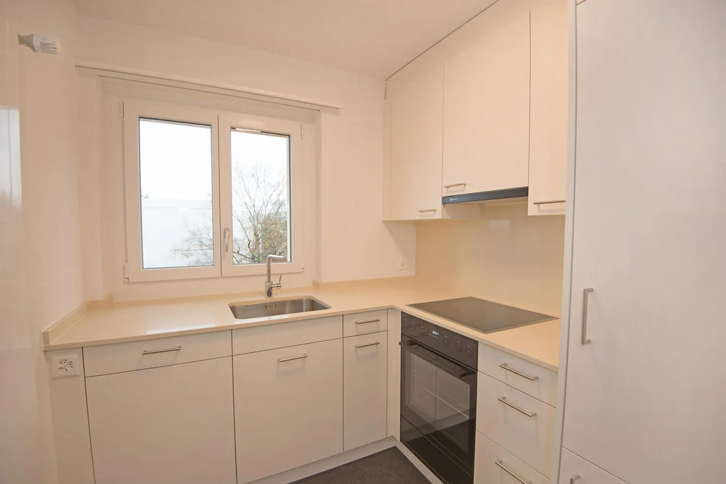 1 chambre. Meilleur emplacement. Votre nouveau chez-vous à Zug. - Photo 2 sur 4