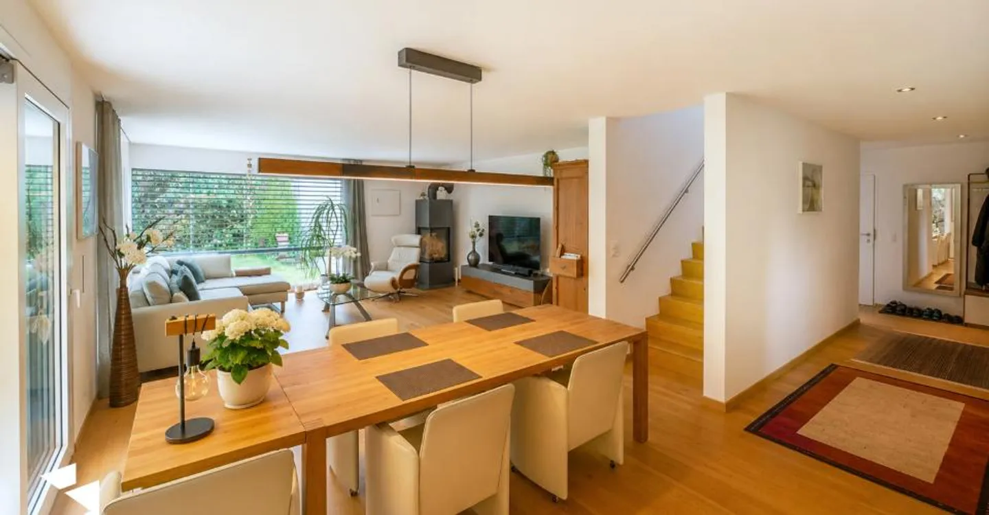 Fehr Real Estate - Modern, well-maintained 5.5-room single-family house - Photo 4 of 13