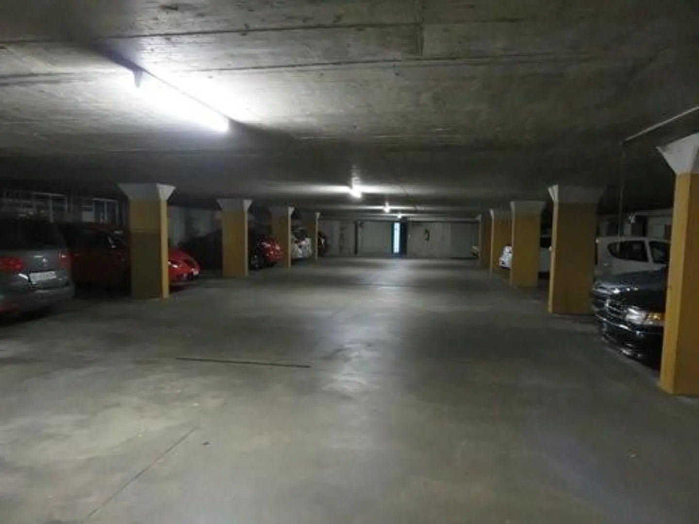 Posti auto con e senza stazioni di ricarica a Liebefeld-Steinhölzli - Foto 3 di 5