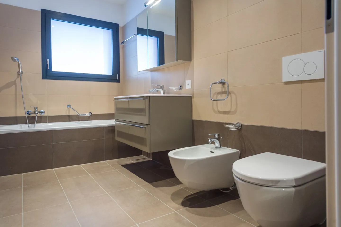 Pregassona - Residenza Fenice - 3.5-Zimmer-Wohnung mit Garten - Foto 3 von 8