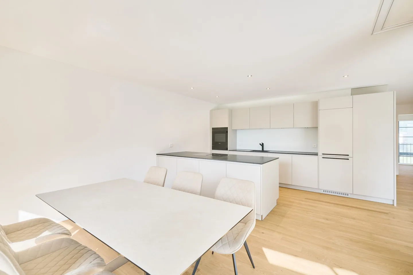 H2.1 I Appartamento di 3,5 stanze al 2° piano direttamente sulla Aare - Foto 3 di 6