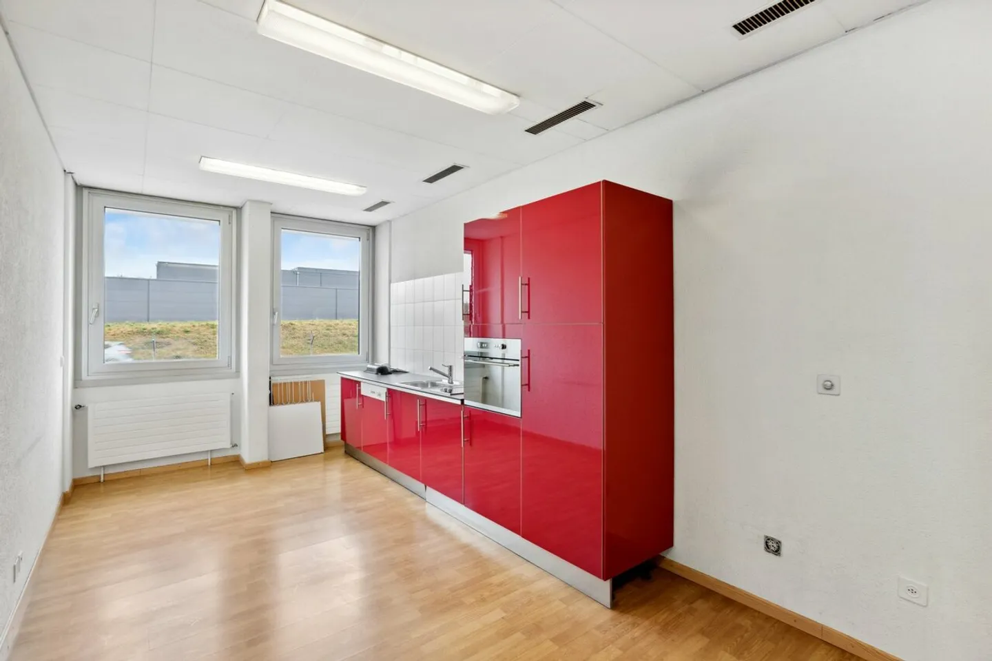 Helle Büros 160 m2 - Nahe Autobahn/Transport - Flexibler Mietvertrag - Foto 2 von 3