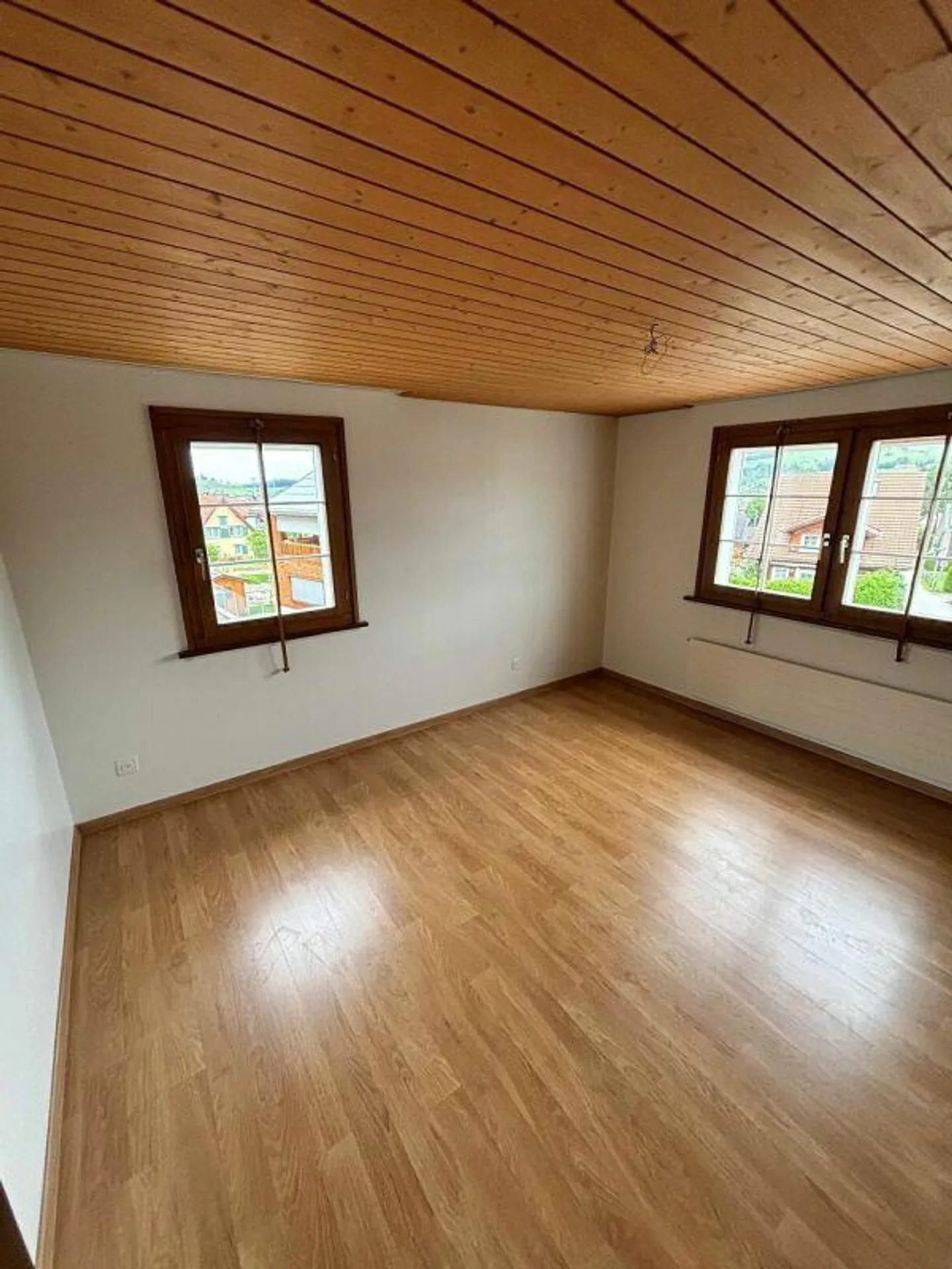 Cozy 2.5 Room Apartment for Rent - Photo 8 of 8