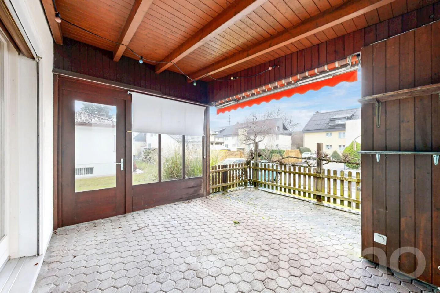 Detached single-family house in a quiet location with expansion potential - Photo 3 of 12