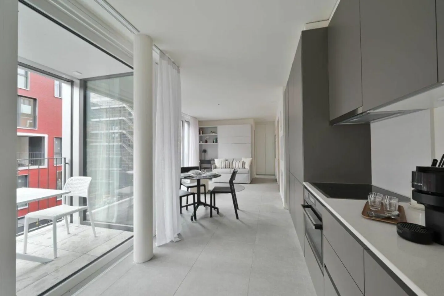 Studios lumineux entièrement meublés - Photo 2 sur 9