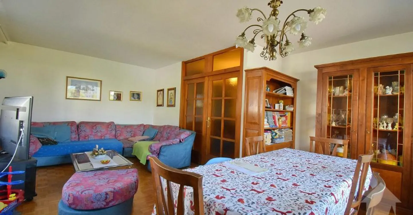Appartamento luminoso 4,5 locali - Foto 4 di 11