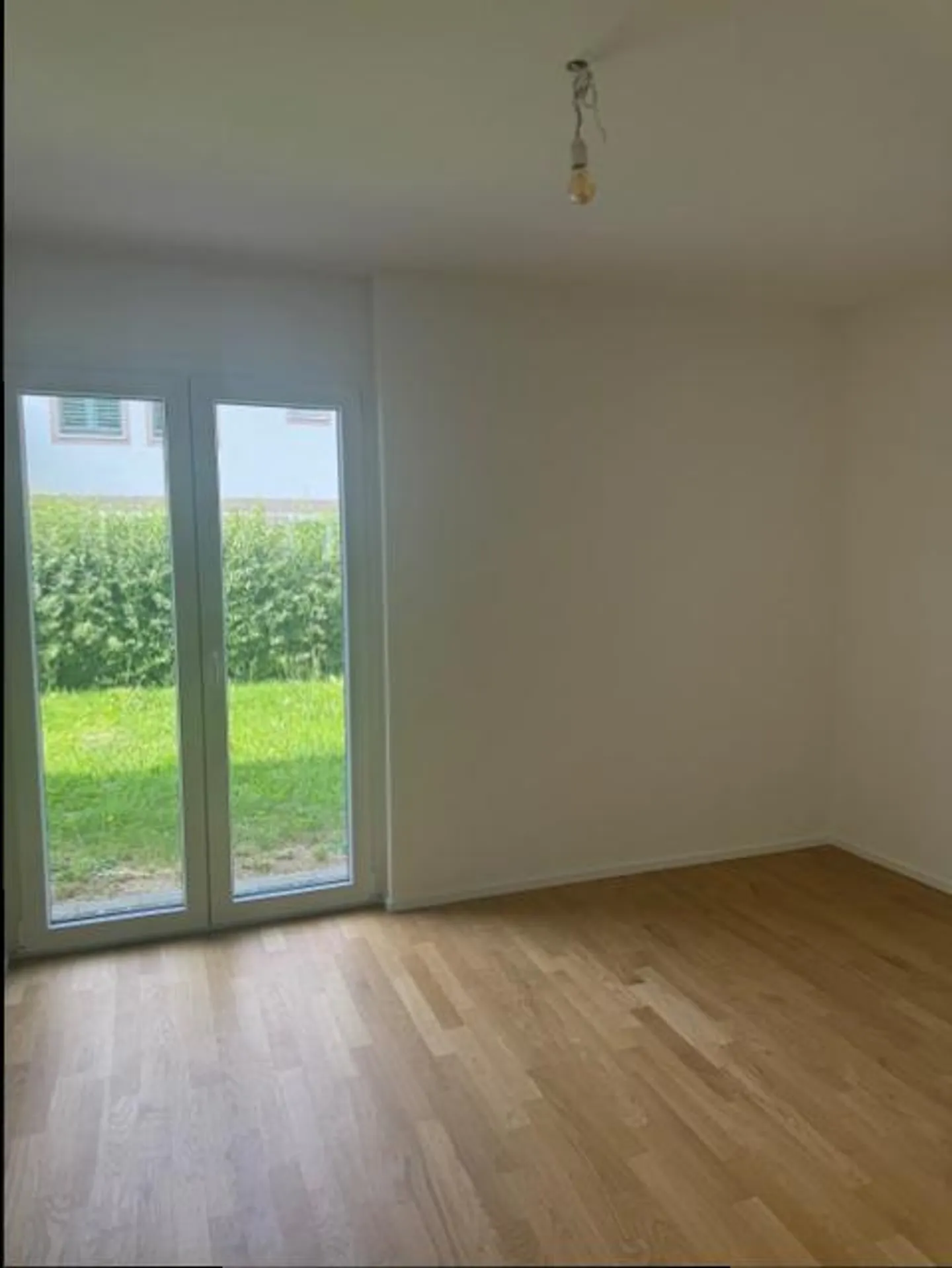 Modern Garden Apartment in Etoy - Photo 9 of 15