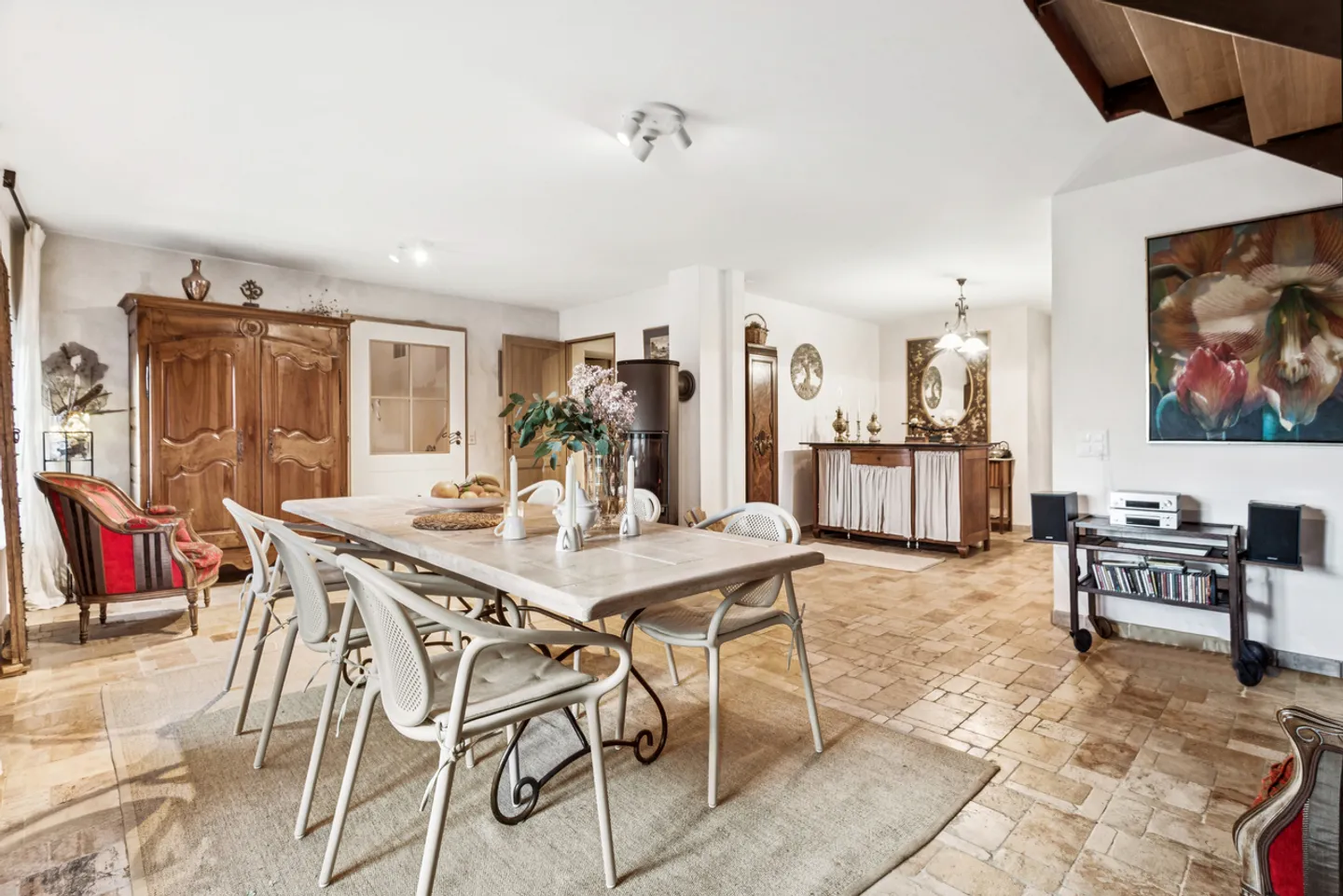 Magnificent renovated farmhouse with a lot of character and close to the lake - Photo 4 of 13