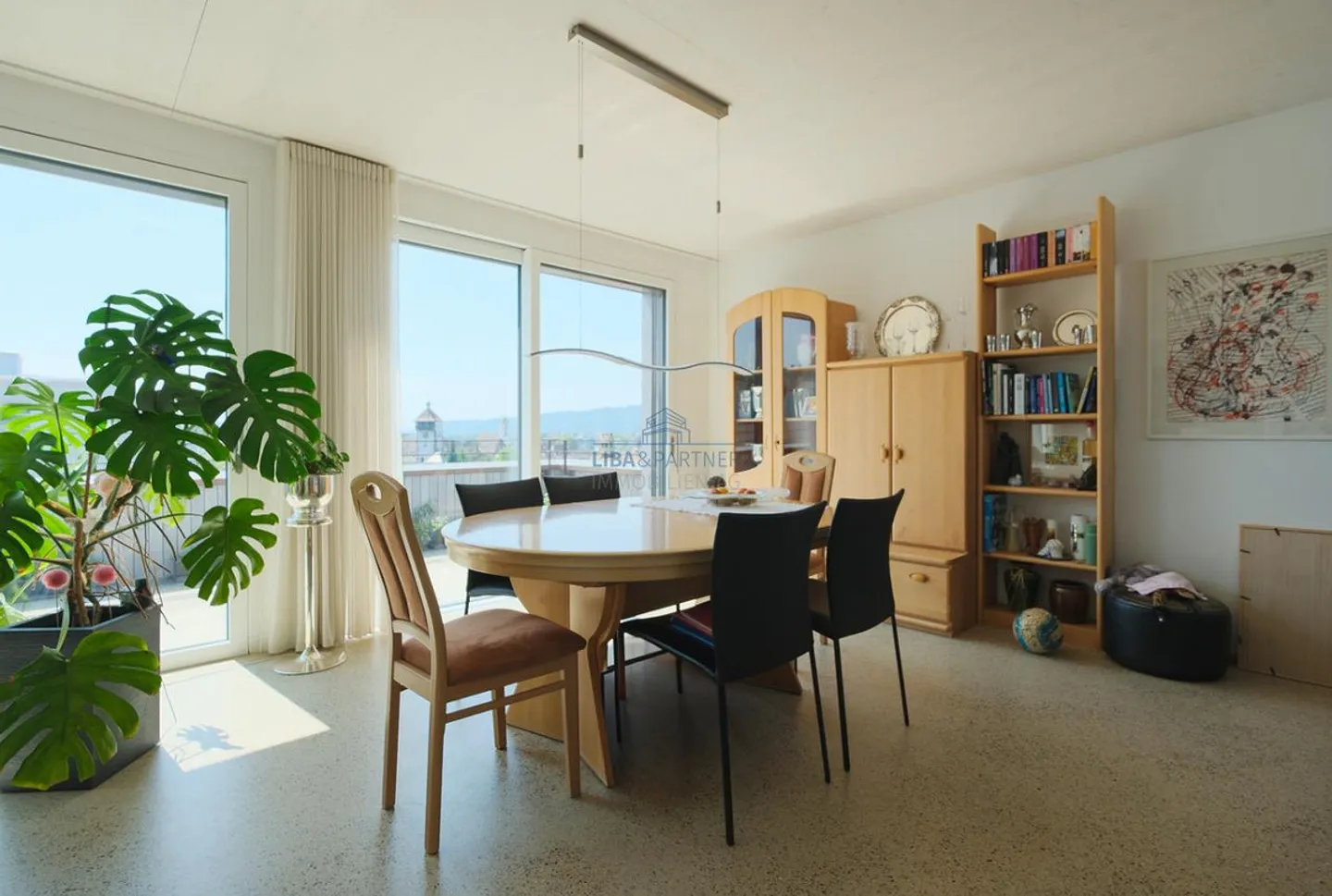 Attico con stile, grande terrazza e vista ampia - Foto 2 di 13