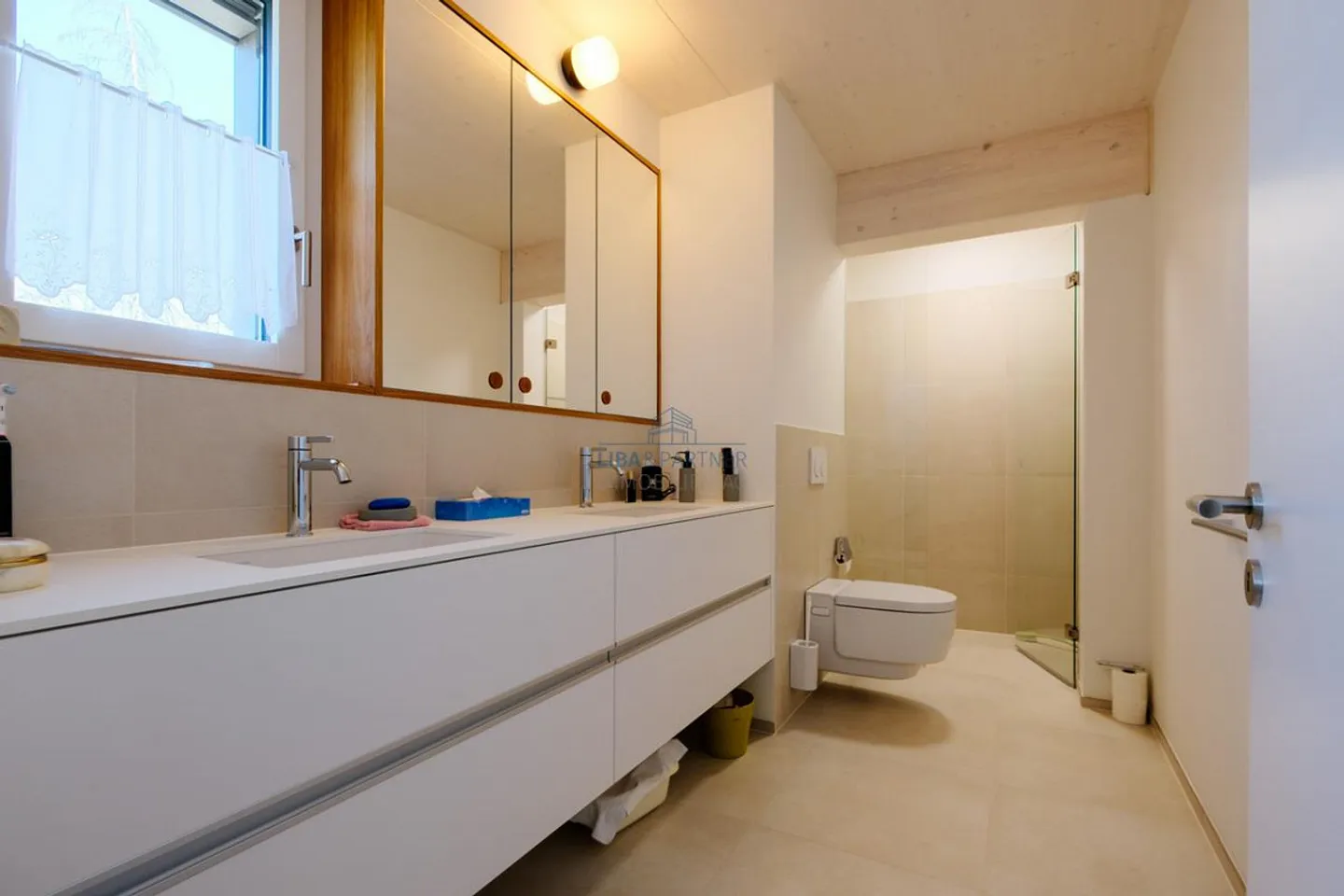 Attico con stile, grande terrazza e vista ampia - Foto 6 di 13