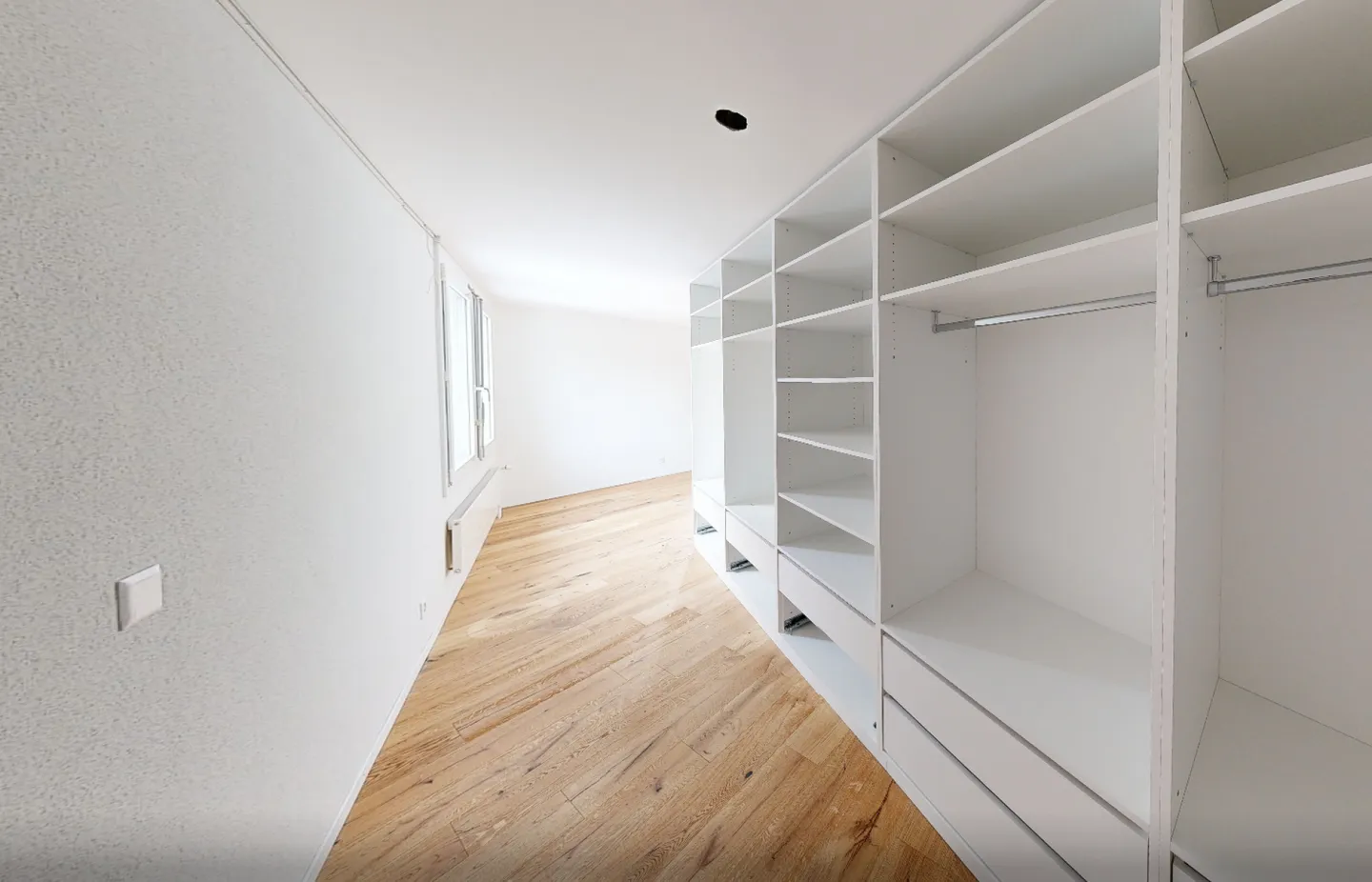 Spacious Dream Apartment - Modern Renovated and Ready to Move In - Photo 5 of 8
