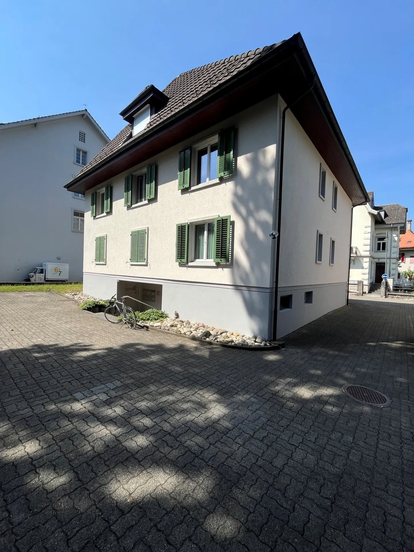 Charmante appartement 2 pièces avec nouveau balcon à Soleure - Photo 2 sur 9