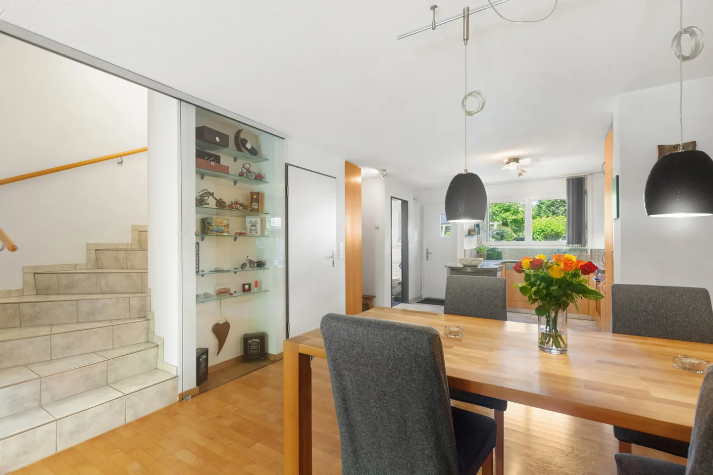 Casa familiare con giardino soleggiato - Foto 4 di 6
