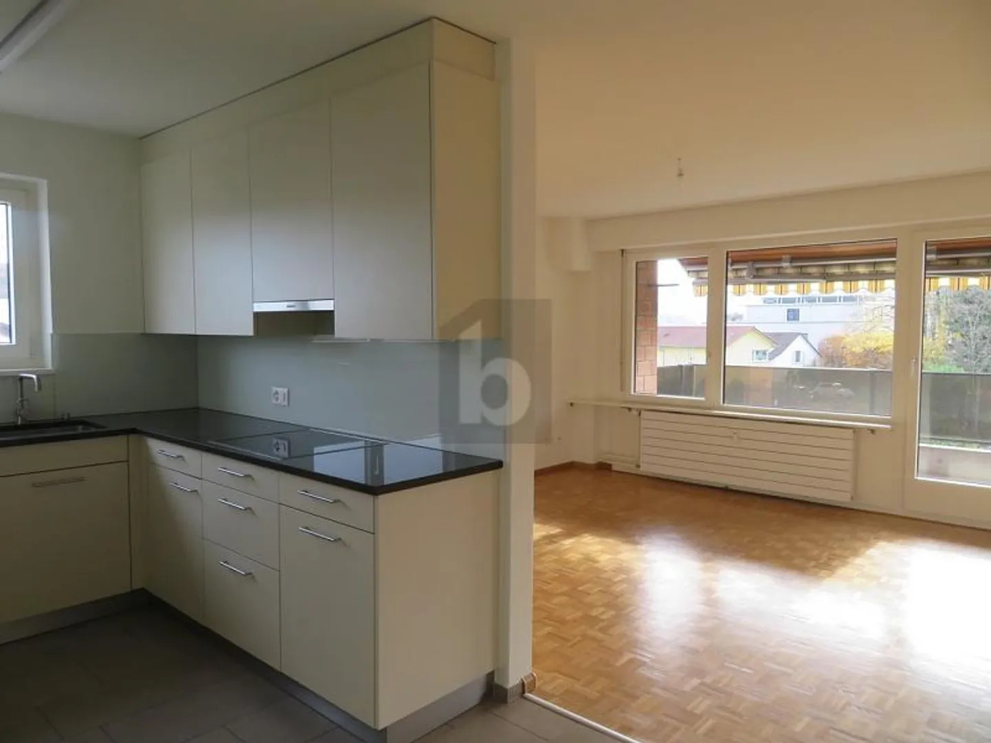 Charming, centrally located apartment with a view - Photo 2 of 6