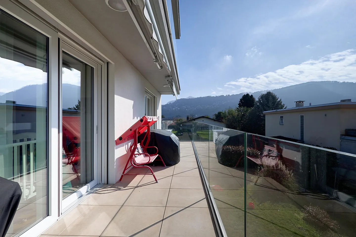 Appartement élégant et moderne - Photo 2 sur 15