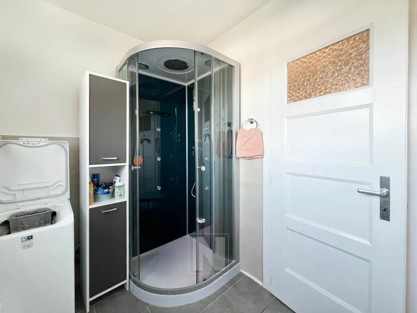 Villa with Lake Joux View - Photo 12 of 15