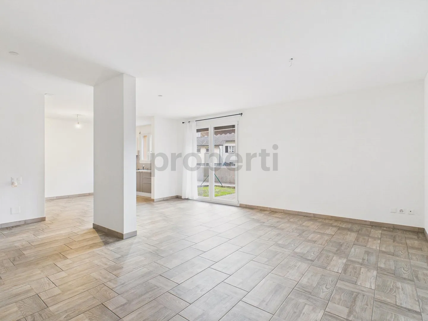 Maison mitoyenne moderne de 4,5 pièces avec jardin à Cresciano - Photo 2 sur 14