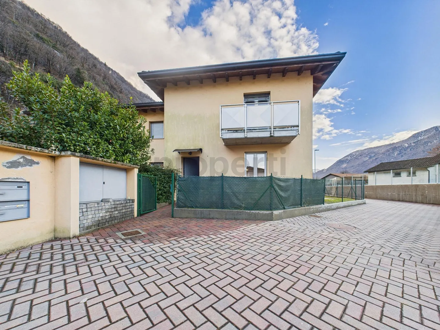 Maison mitoyenne moderne de 4,5 pièces avec jardin à Cresciano - Photo 13 sur 14