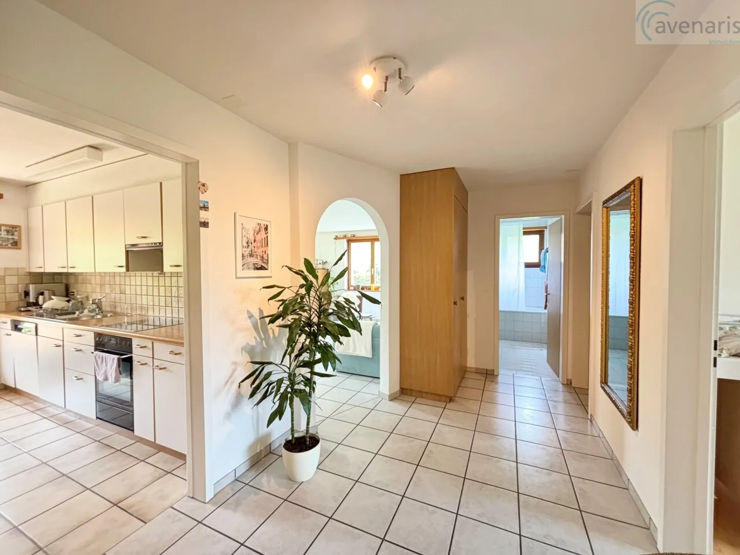 Condominio moderno e spazioso in una zona residenziale tranquilla - Foto 1 di 9