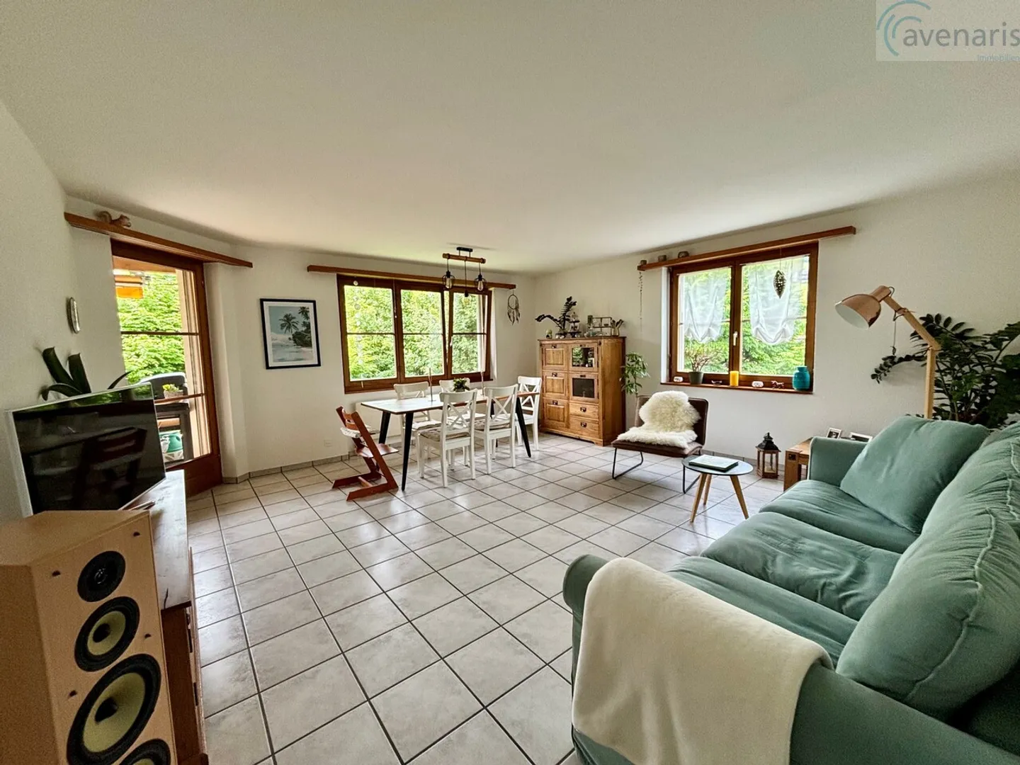 Condominio moderno e spazioso in una zona residenziale tranquilla - Foto 2 di 9