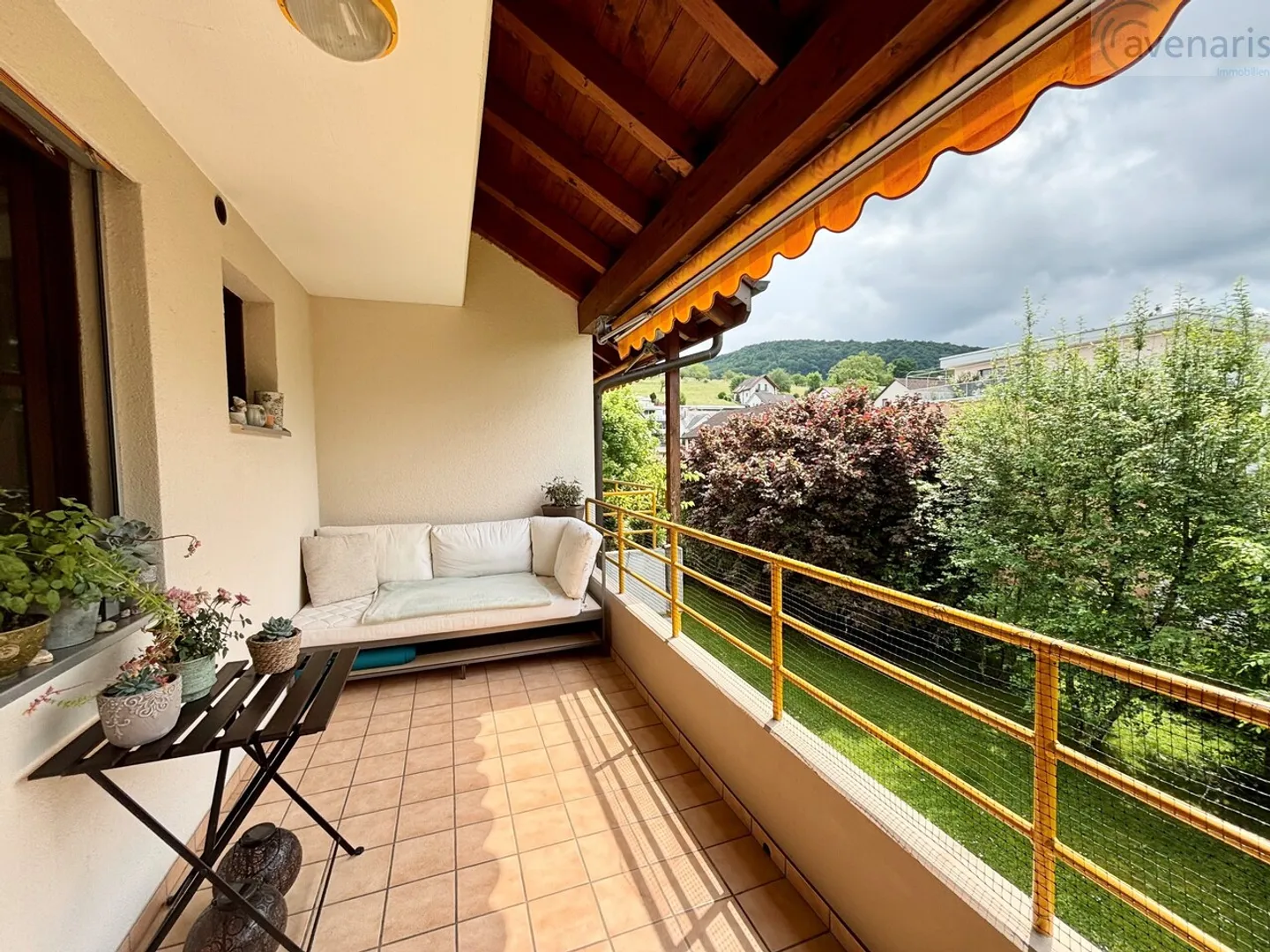 Condominio moderno e spazioso in una zona residenziale tranquilla - Foto 3 di 9