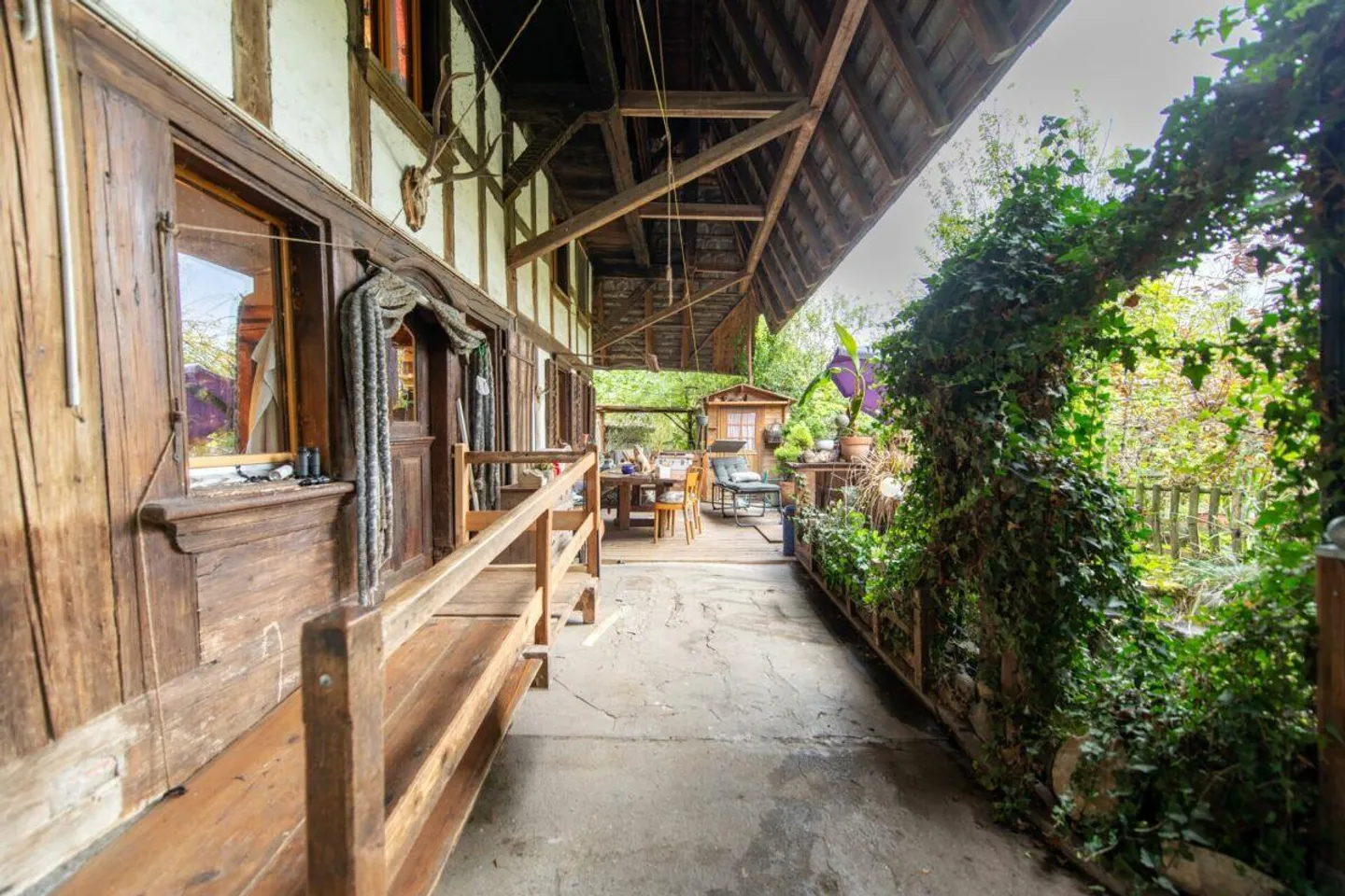 Large farmhouse directly by the stream with land parcel and development potential - Photo 15 of 26