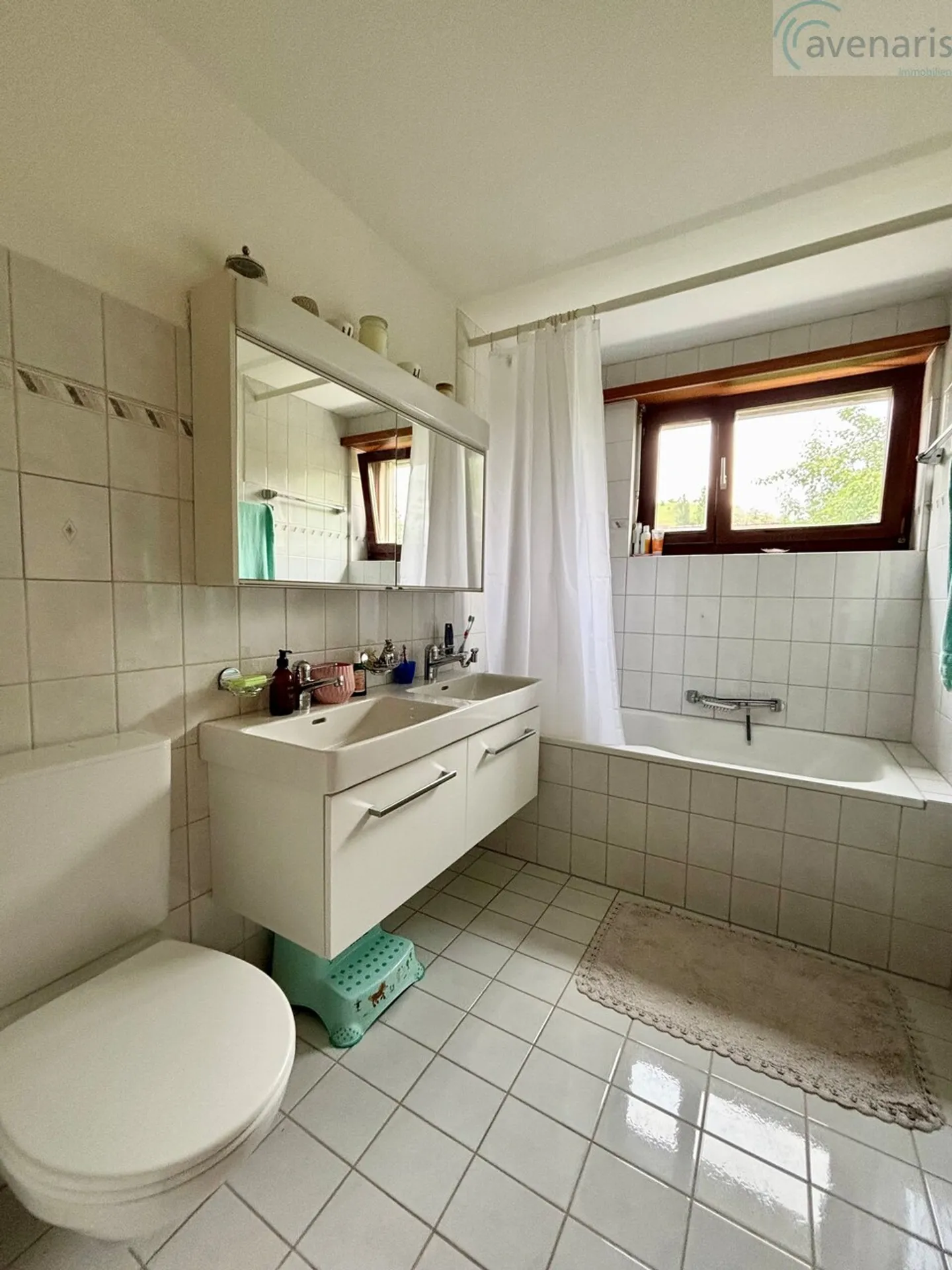 Condominio moderno e spazioso in una zona residenziale tranquilla - Foto 5 di 9