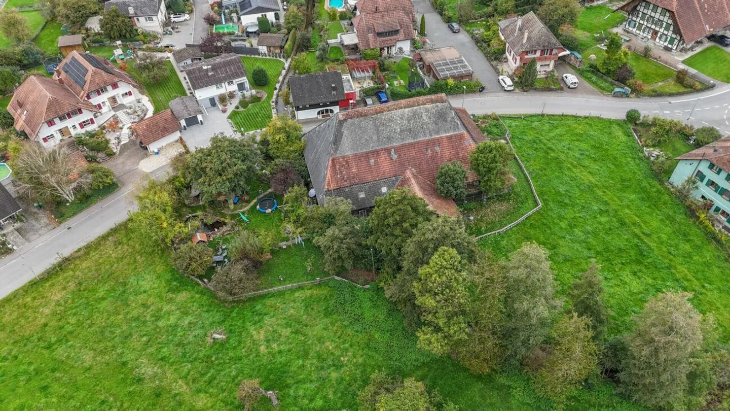 Large farmhouse directly by the stream with land parcel and development potential - Photo 24 of 26