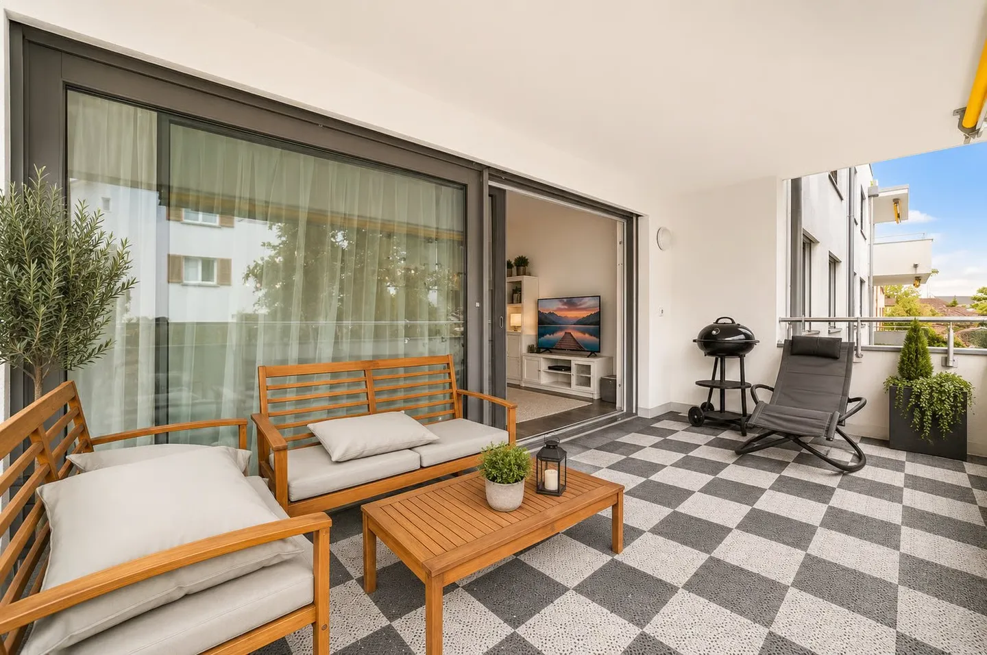 Appartamento moderno di 3,5 stanze con balcone a Dübendorf - disponibile da settembre 2026 - Foto 2 di 9