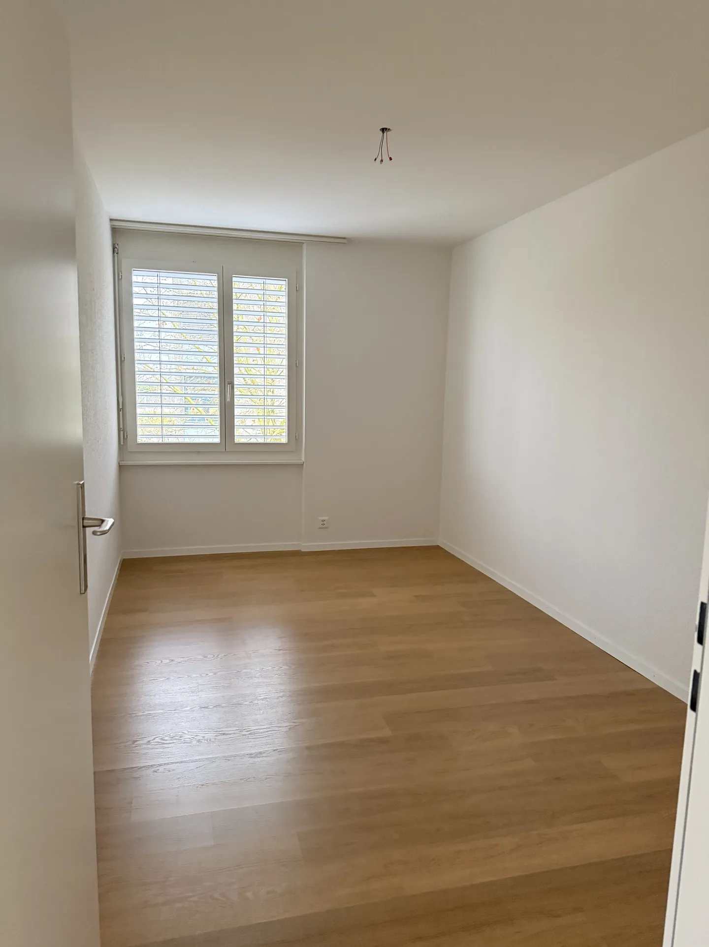 Appartamento moderno di 4,5 stanze in una posizione tranquilla - Foto 3 di 5