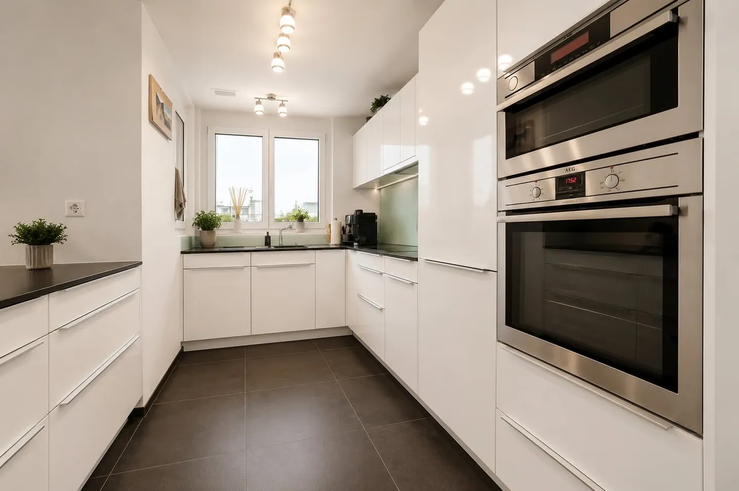 Appartamento moderno di 3,5 stanze con balcone a Dübendorf - disponibile da settembre 2026 - Foto 4 di 9