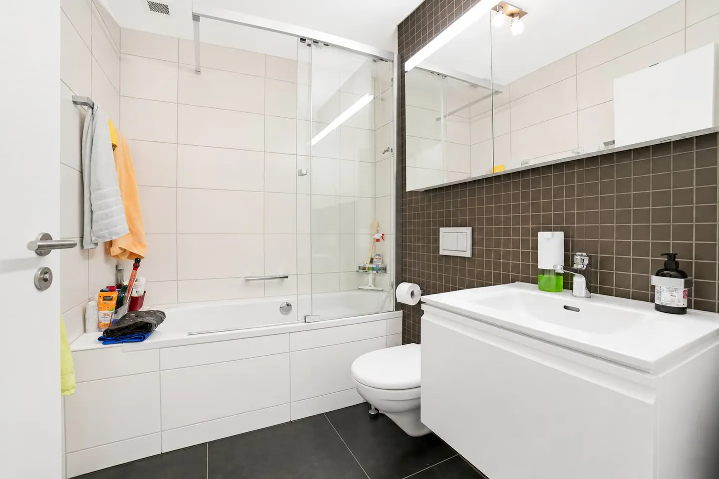 Appartamento moderno di 3,5 stanze con balcone a Dübendorf - disponibile da settembre 2026 - Foto 7 di 9