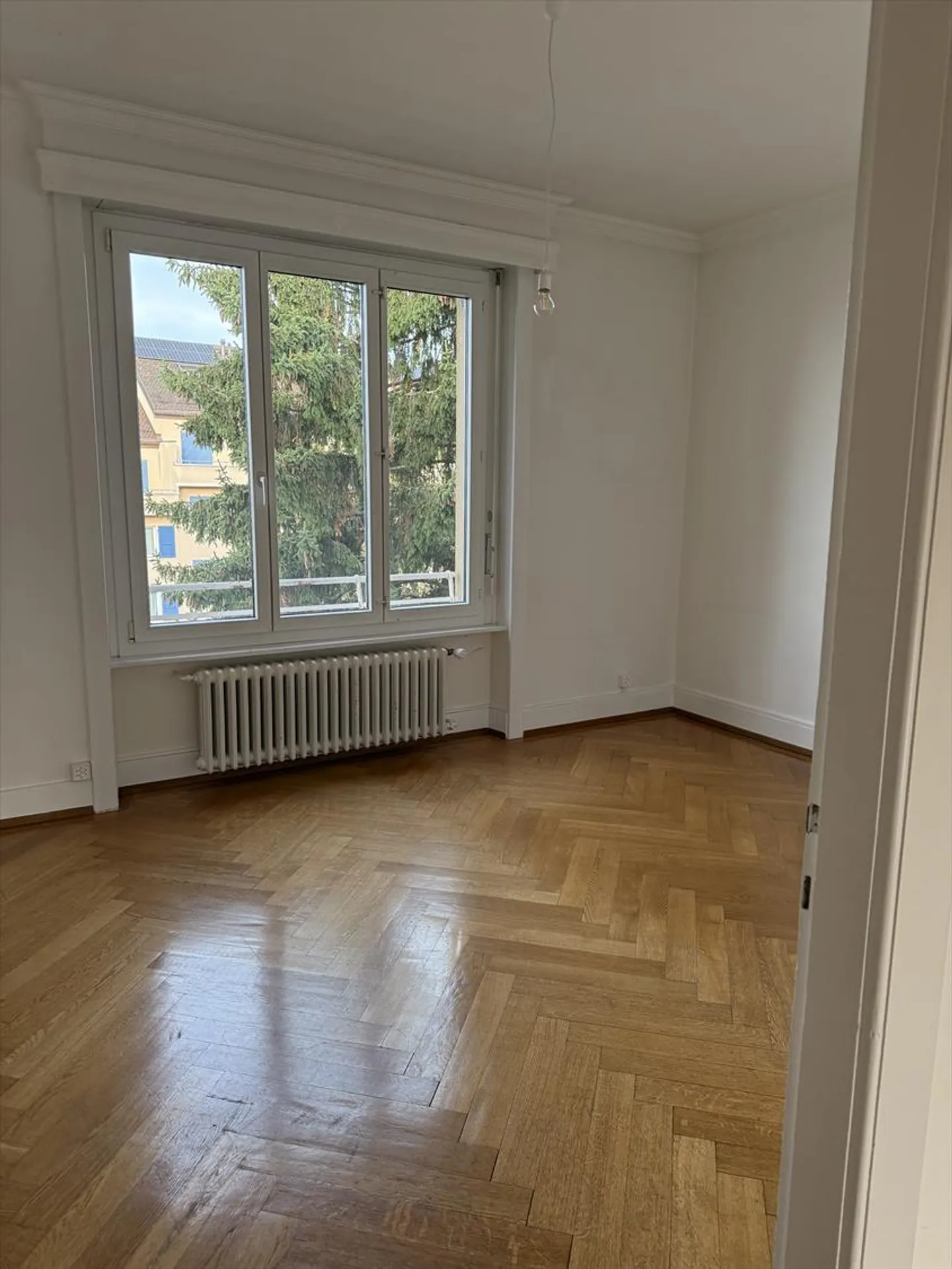 2.5 Room Apartment - Photo 3 of 3