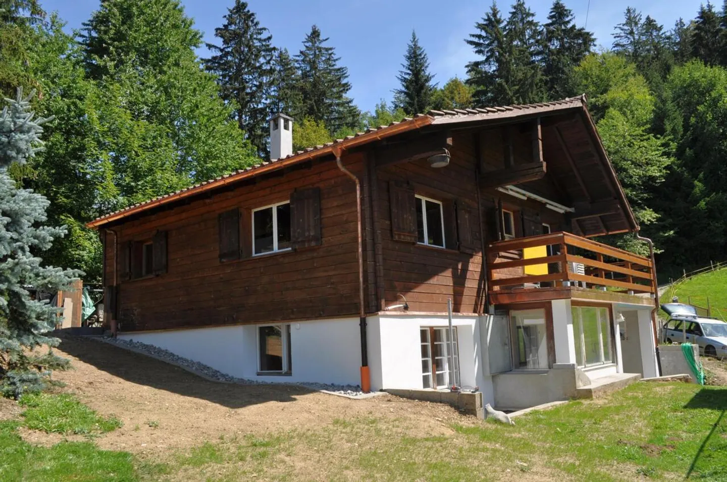 Charmantes Chalet mit 3,5 Zimmern - Foto 1 von 9