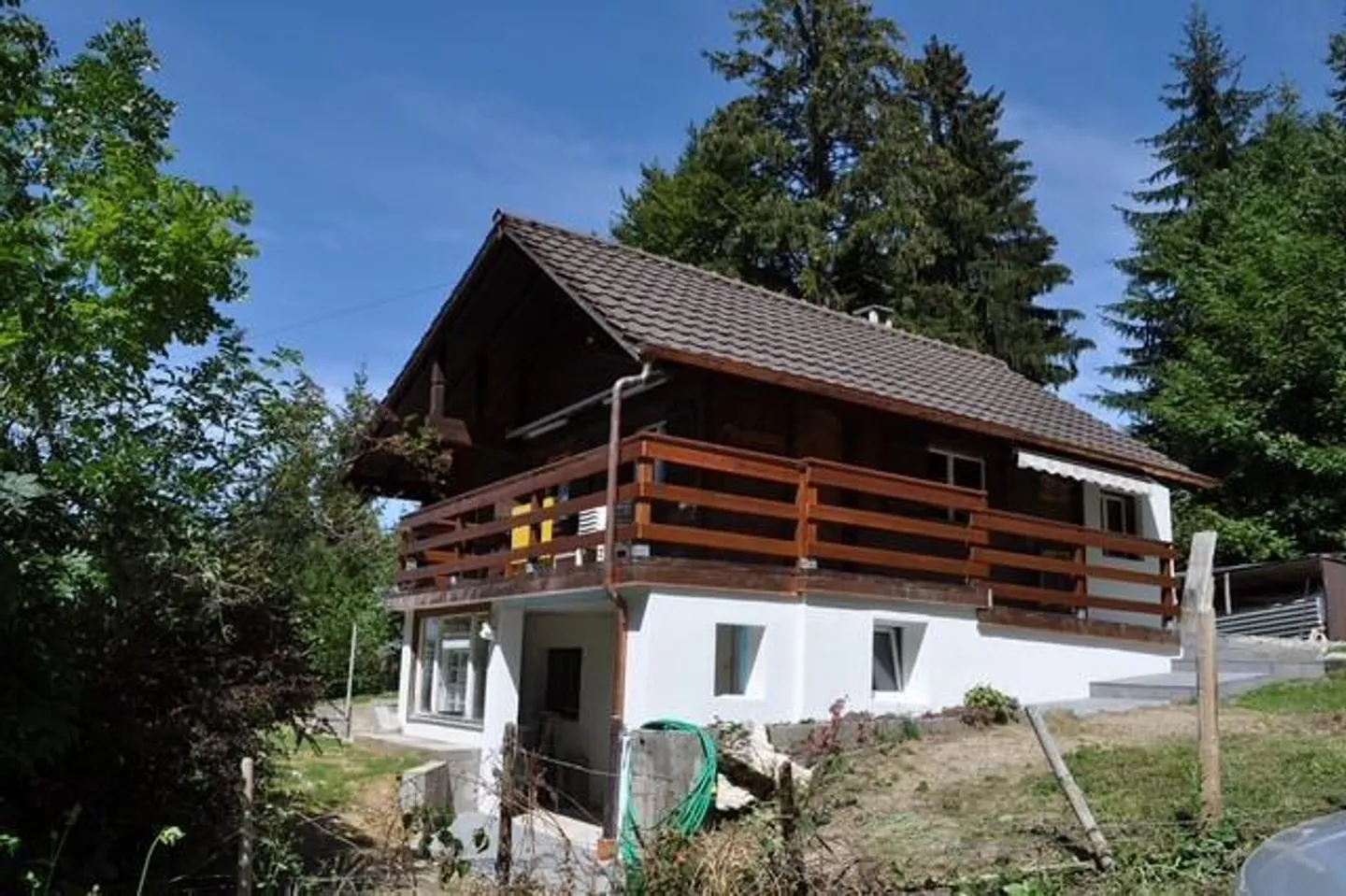 Charmantes Chalet mit 3,5 Zimmern - Foto 2 von 9