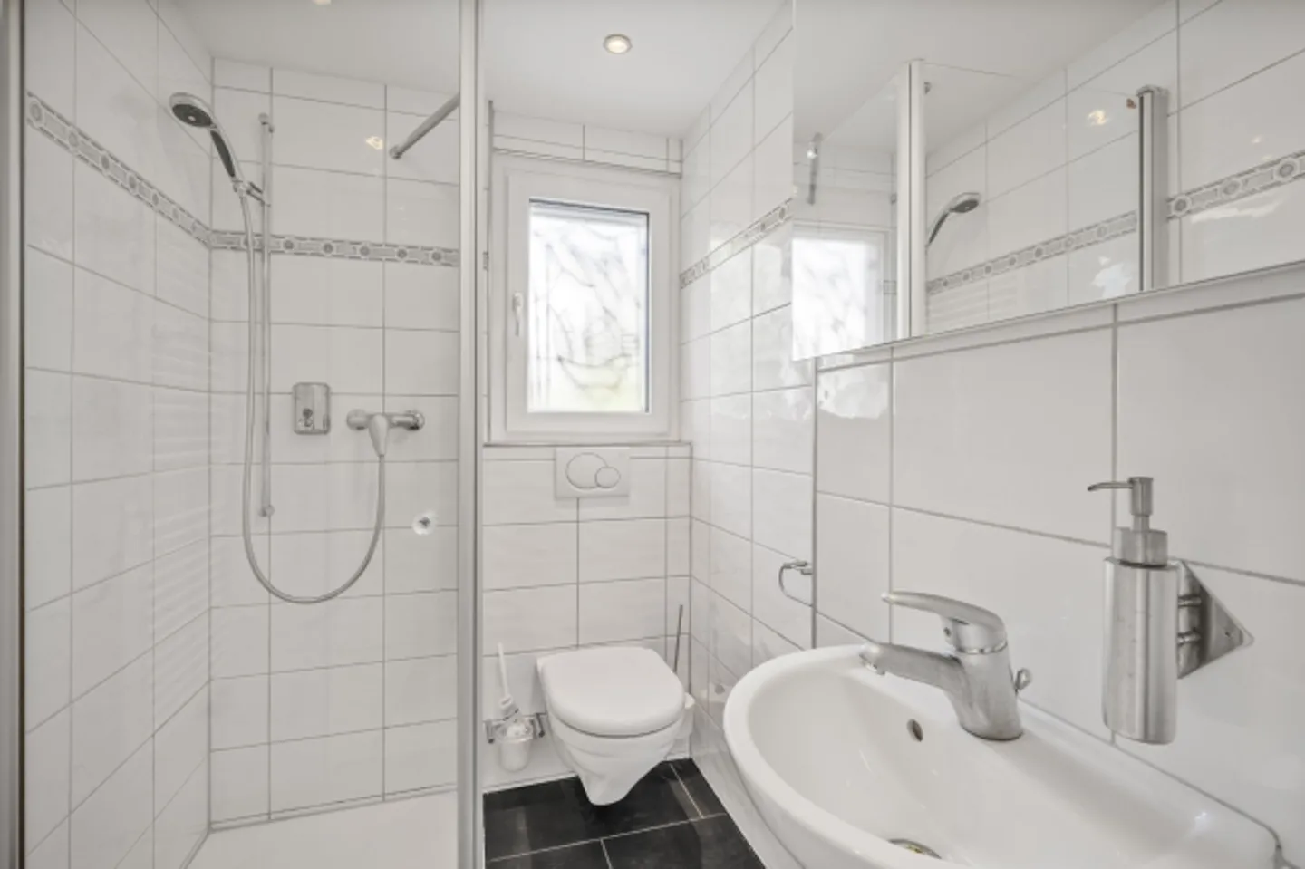 «WOHNGLÜCK IN WEININGEN» - Foto 6 von 8